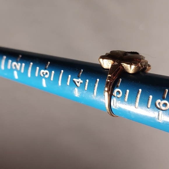 Vintage Hand Carved Cameo Ladies Ring With Diamond - Picture 6 of 10